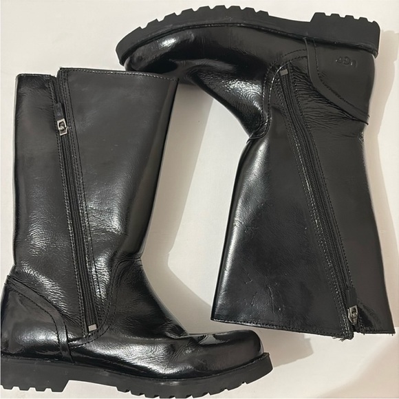 Ugg Girls Amilia Black Patent Leather Zip-Up Boots Size 4 - Picture 2 of 10